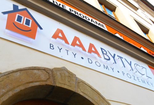 AAA byty